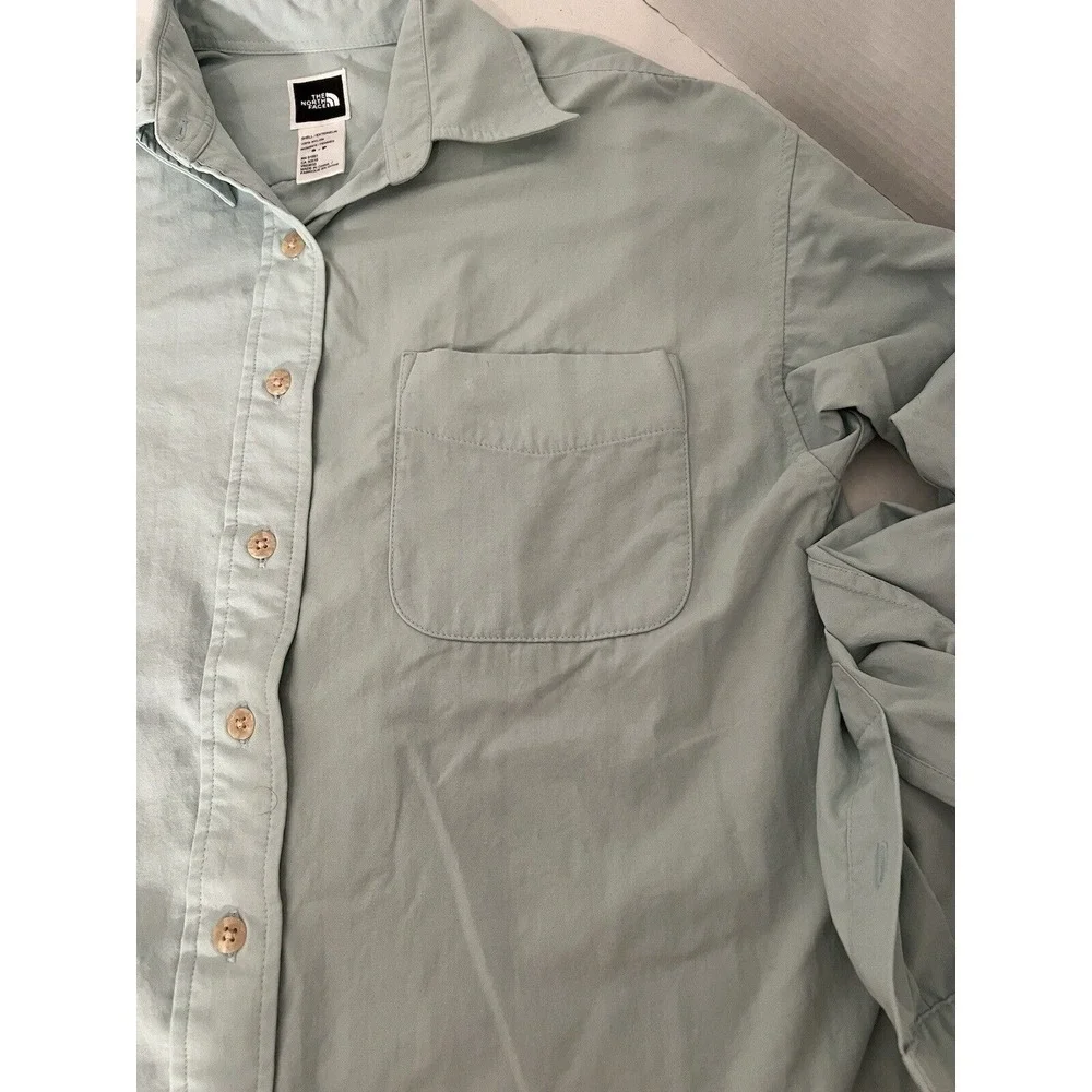 The North Face Men's Long Sleeve Button Up Shirt RN# 61661 CA#30516-Sz Small‎
